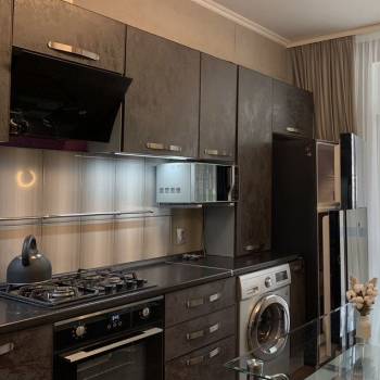 Сдается 1-комнатная квартира, 64 м²