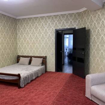 Сдается 1-комнатная квартира, 64 м²
