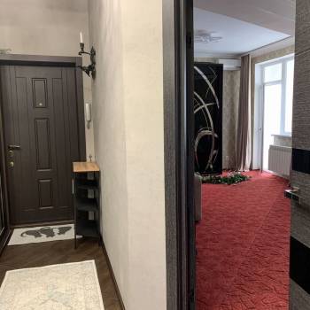 Сдается 1-комнатная квартира, 64 м²