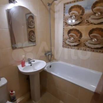 Сдается 1-комнатная квартира, 60 м²