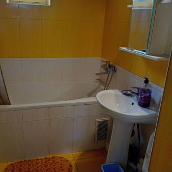 Сдается 2-х комнатная квартира, 65 м²