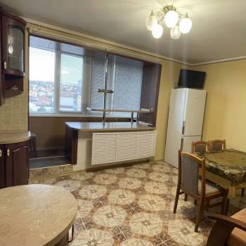 Сдается 2-х комнатная квартира, 75 м²