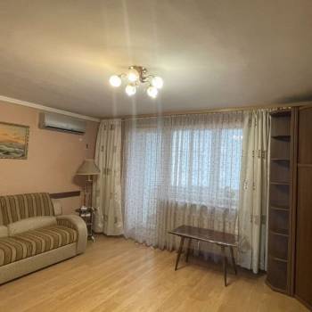Сдается 2-х комнатная квартира, 75 м²
