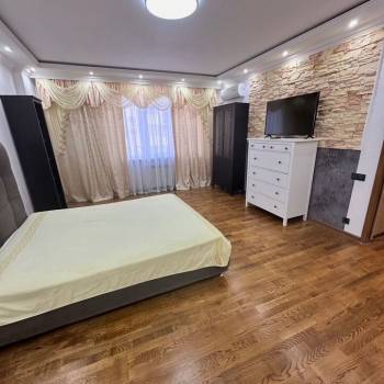 Сдается 2-х комнатная квартира, 64 м²