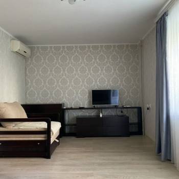Сдается 1-комнатная квартира, 42 м²