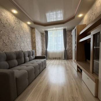 Продается 1-комнатная квартира, 41 м²