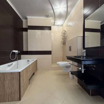 Продается 2-х комнатная квартира, 86 м²