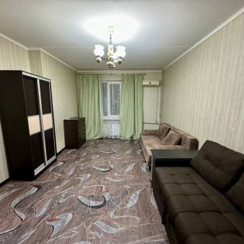 Сдается 1-комнатная квартира, 50 м²