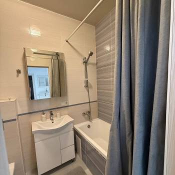 Сдается 1-комнатная квартира, 47 м²