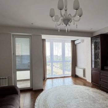 Продается 1-комнатная квартира, 53 м²