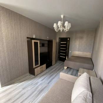 Продается 1-комнатная квартира, 37 м²