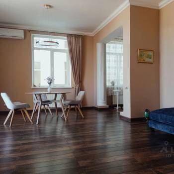 Продается 2-х комнатная квартира, 100 м²