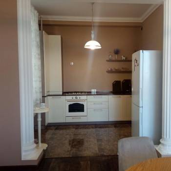 Продается 2-х комнатная квартира, 100 м²