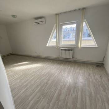 Сдается Нежилое помещение, 100 м²