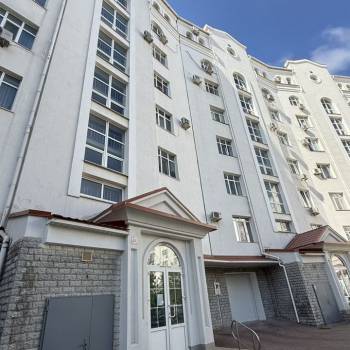 Сдается 2-х комнатная квартира, 83 м²