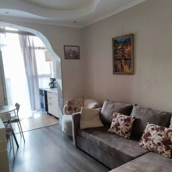 Продается 1-комнатная квартира, 45 м²