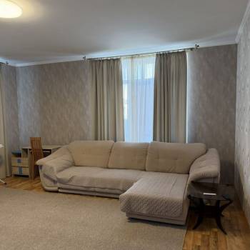Сдается 2-х комнатная квартира, 100 м²