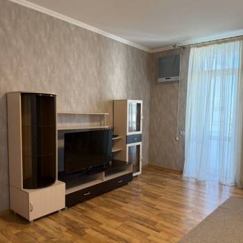 Сдается 2-х комнатная квартира, 100 м²