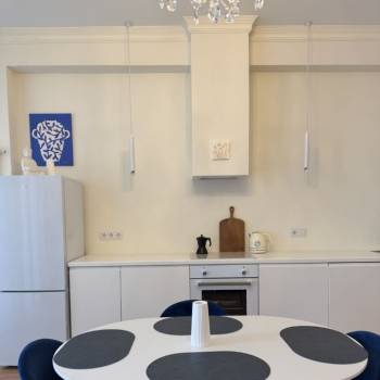 Сдается 2-х комнатная квартира, 77 м²