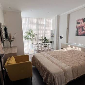 Продается 1-комнатная квартира, 56,1 м²
