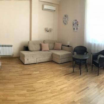 Сдается 1-комнатная квартира, 65 м²