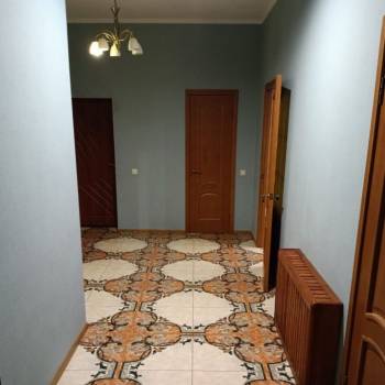 Сдается 2-х комнатная квартира, 114 м²