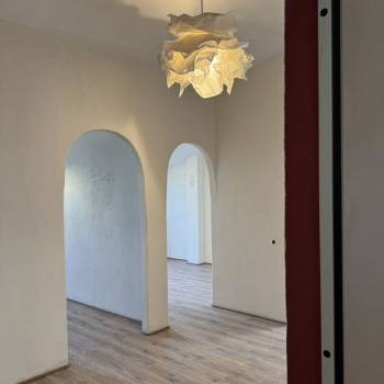 Продается 1-комнатная квартира, 48 м²