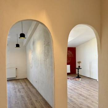 Продается 1-комнатная квартира, 48 м²