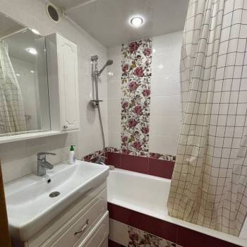 Сдается Многокомнатная квартира, 63 м²