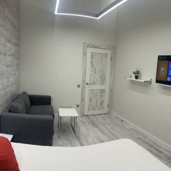 Продается 1-комнатная квартира, 42 м²