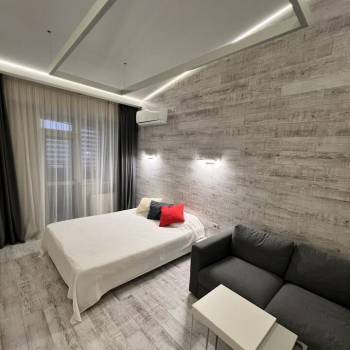 Продается 1-комнатная квартира, 42 м²