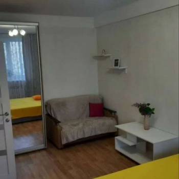Продается 1-комнатная квартира, 32 м²