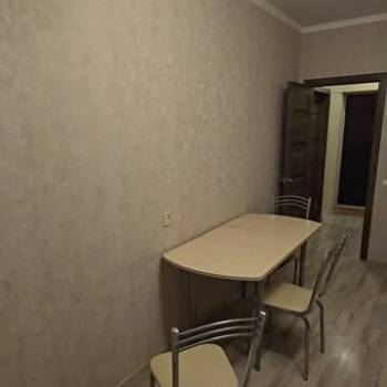 Сдается 1-комнатная квартира, 42 м²