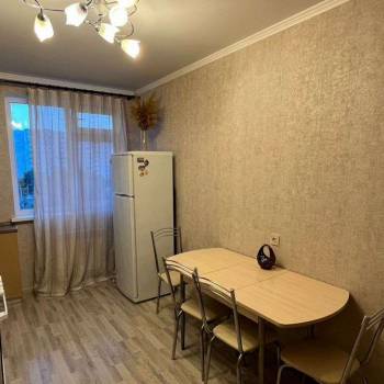 Сдается 1-комнатная квартира, 42 м²