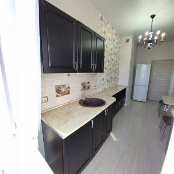 Продается 1-комнатная квартира, 52 м²