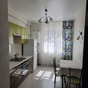 Сдается 1-комнатная квартира, 42 м²