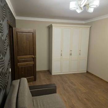 Продается 1-комнатная квартира, 40 м²