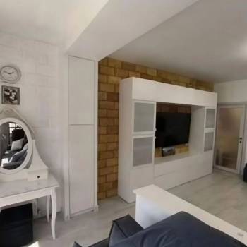 Продается 1-комнатная квартира, 54 м²