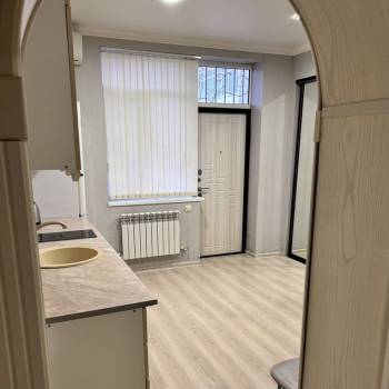 Продается Многокомнатная квартира, 39 м²