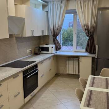 Сдается 2-х комнатная квартира, 78 м²