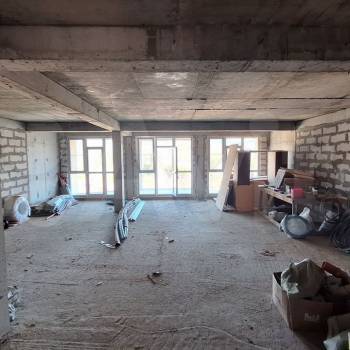 Продается 1-комнатная квартира, 109 м²