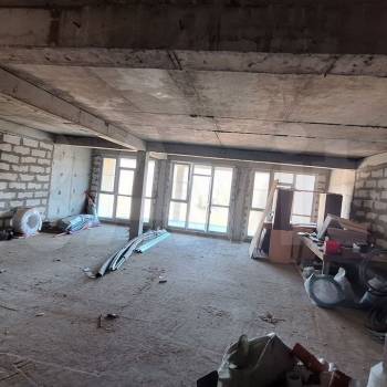 Продается 1-комнатная квартира, 109 м²