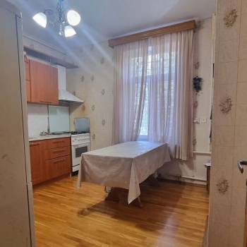 Продается Многокомнатная квартира, 68 м²