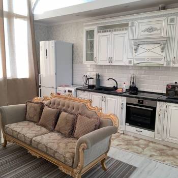 Продается 2-х комнатная квартира, 105 м²