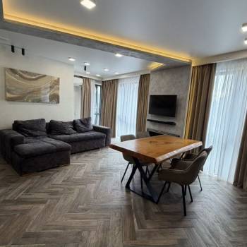 Сдается 2-х комнатная квартира, 86 м²