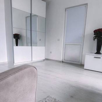 Продается 1-комнатная квартира, 54,9 м²