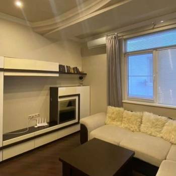 Продается 1-комнатная квартира, 37 м²