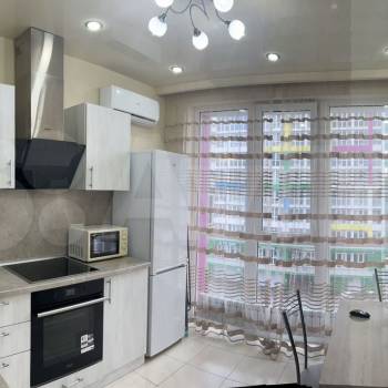 Сдается 1-комнатная квартира, 38 м²