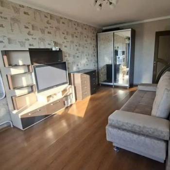 Продается 1-комнатная квартира, 32 м²