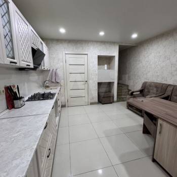 Сдается Многокомнатная квартира, 90 м²